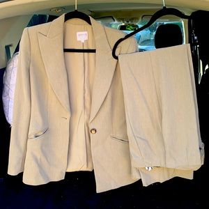 Armani collection VINTAGE taupe suit-wool, silk lined. Women's w pockets
